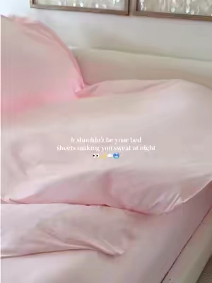 A hot sleepers dream. There is nothing better than getting into a cold bed at night. 🧊🛏️❄️ These cooling sheets are made for anyone who refuses to sweat their way through eight hours of sleep. @Bedsure  #coolingsheets #hotsleeper #bedding #sheets #bedsure