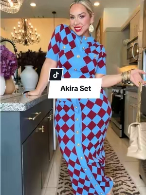 Yes, 1000 times, yes🖤 stretchy, Comfy & chic… sign me up @AKIRA 
