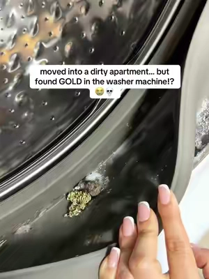 I was fully prepared to be mad about inheriting the dirtiest washer machine ever… and then I found me a gold bracelet!!!Honestly, if I have to deep clean someone else’s dirty washer, I’ll definitely accept jewelry as compensation 🤣🤣🤣#washermachine #CleanTok #cleanwithme #homemaintenance #newapartment 