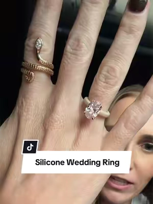 This has become my everyday ring #siliconeweddingring #siliconering #weddingring #jewelrytiktok #jewlery 