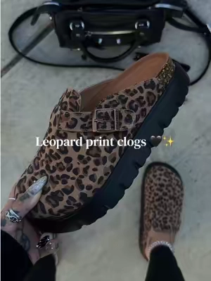 Soooo cozy for fall 🖤🧸 @EVELLYHOOTD US #clogsshoes #falloutfitinspo #leopardprint #evellyhootd #sliponshoes 