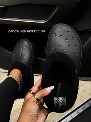 🖤 @Crocs #crocs #cozyshoes #fallvibes 