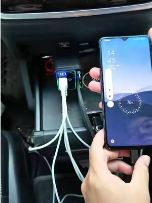 ¡Haz que cada viaje se sienta de lujo con el nuevo cargador retráctil 9 en 1 mejorado! Ofrece potencia de carga ultrarrápida sin cables a la vista y una espectacular iluminación LED ambiental que redefine el estilo de tu consola. ⚡️🚗✨🔋 #CochesTikTok #MundoMotor #GadgetsParaCoches #LucesLedAuto #InteriorDeAuto