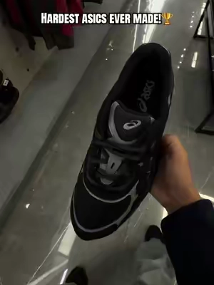 ASIC gel nyc black!😍😍 #asicsgel #asics #asicsgelnyc #comfyshoes #blackshoes  gifts for