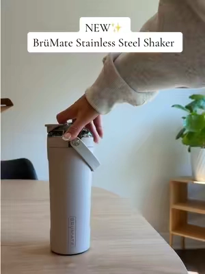 Triple insulated for the perfect pre workout drive🧘🏽‍♀️✨ #preworkout #waterbottle #brumate #stainlesssteel #shakerbottle 