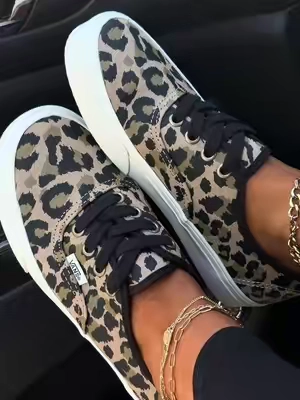 @vans finally restocked the leopard print low tops🖤🐆 #vans #offthewall #vansshoes 