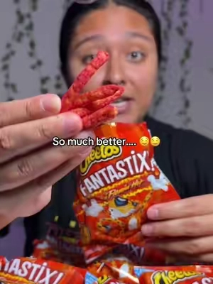 If you haven’t tried these, PLEASE DO 🤤😮‍💨 #fantastix #hotchips #chips #snacks #nostalgia 