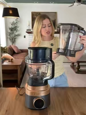 An entire kitchen system in one 🙌🏼🤯 #ninjacrushboss #ninjakitchen #ninjablender #foodprocessor #ninjafoodprocessor 