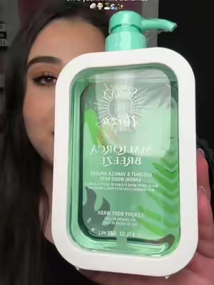 because when you smell good you automatically LOOK good 🤤✨ 
