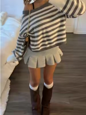 #cutefallfashionideas#autumnoutfitinspo#heeledgoingoutboots#brownsuedeboots#minipleatedskirt