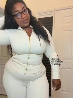This 2-piece activewear set is the best! It's so good and affordable, babes. Seriously, it's giving luxury vibes! ✨ #Activewear #TwoPieceSet #bbljacket #AffordableFashion #curvyfashion 