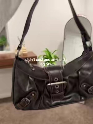 So gorg. #fyp #bag #purse #y2k #viral 