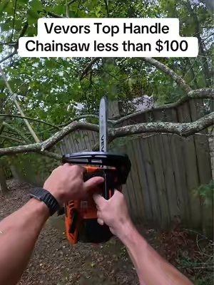 Whether you climb trees or you just handle small jobs, this top handle chainsaw is at a great price and it even has the little hook loop on the backside if you want to tie it off to you when you’re climbing trees. #chainsaw #arborist #arboristlife #bluecollarlife #pov 