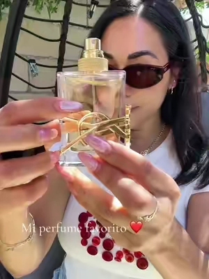 El perfume que no sabía que necesitaba y ahora es mi favorito 😍 #ysllibre #perfume #fraganciasfemeninas #tiktokshopcreatorpicks 