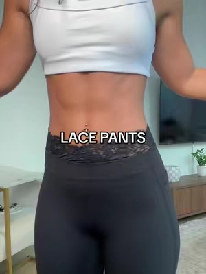 Everyone needs a pair of these IMMEDIATELY @Halara_official  #halara #halaraleggings #flarelegggings #fallfashion 