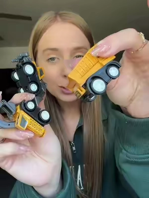 Anddd it comes with pull back trucks?!? Such a great screen free activity 🚜📵👧🏼 @Hahaland 
