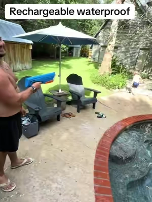 This is the perfect thing for this summer and next summer whether you want to use it or you wanna give it to your kids #watergun #watergunfight #summerfunforkids #poolsidevibes #pooldayvibes 