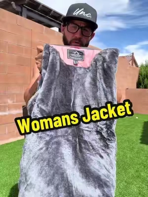 Woman’s fleece lined waterproof jacket #tiktokshopcreatorpicks #woman #winterjacket #fashion 
