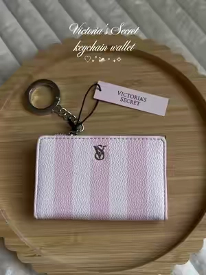 #victoriassecret #wallet #pink @Victoria's Secret 💗✨ 