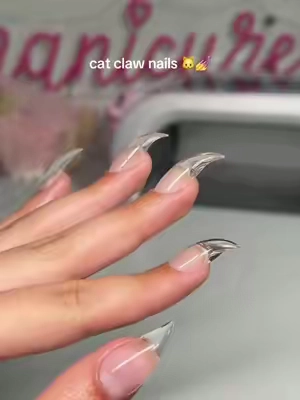 cat claw nails?!? I’m obsessed 💅✨ @NOVO OVO  #diynails #gelxnails #catclawnails #dragonnails #nailsathome 