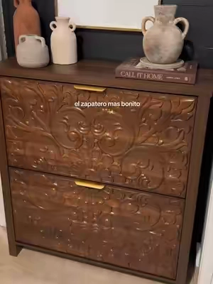#furniturefinds #shoecabinet #shoestorage #homefinds #vintagehomedecor 