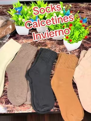 😡🧦Este año no las pago caras😤🙂‍↔️ 5 pares de calcetines lisos para mujer, de media pantorrilla, suaves, cómodos y abrigaditos, ideales para uso diario. Confeccionados en poliéster. @Yuppa shop #backToSchool #TikTokshopbacktoschool #calcetines #socks 