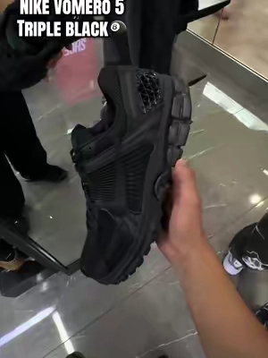 Nike Vomero 5 Triple black😍😍 #shoegame #comfyshoes #nikevomero5 #blackshoes #gymshoes  gifts for