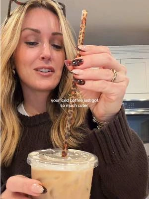 the cutest leopard straws for all your fall drinks! Reusable, BPA free plastic and come in a set of 20✨🐆@brittyland #reusablestraw #straws #icedcoffee #drinkware #falldrinks 