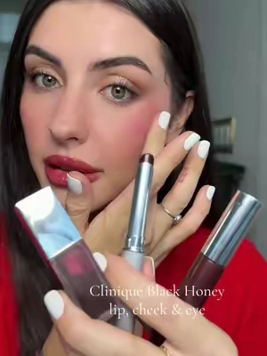 Just in time for fall🖤🍯 @Clinique @Clinique Store #clinique #blackhoney #fallmakeup #tiktokshopstockup #cliniqueblackhoney