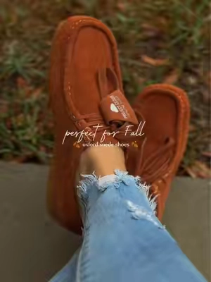 @Project Cloud gave us THE perfect oxford suede shoes with memory foam for fall🤎🍂  #fallshoes #projectcloud #oxfordshoes #fall #fallaesthetic 