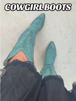 The perfect color 🩵🤠✨ @RONILURN  #cowgirlboots #boots #widecalfboots #westernfashion #tiktokshopstockup 