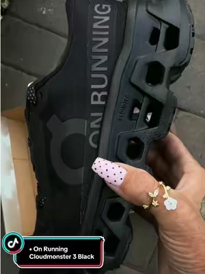 On Running Cloudmonster 3 Black walking running shoes #onrunning #oncloud #walkingshoes #runningshoes #sneakerhead 