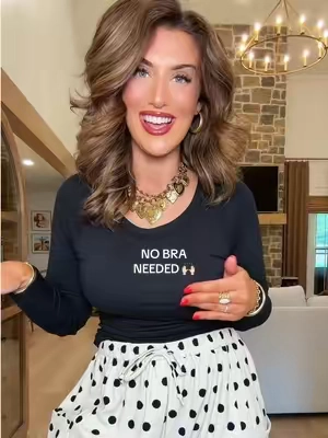 I’m here for the built in bra movement all of these companies have going on 🙌🏻🙌🏻🙌🏻🙌🏻  #builtinbra #bustygirlapproved #longsleevetops #womensblouse 