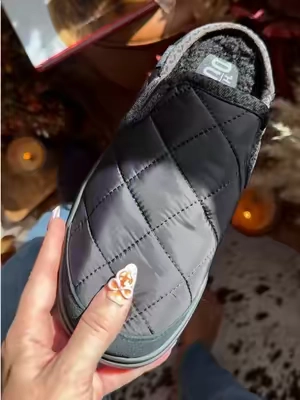 Puffer jacket clogs!? Yes please 🖤✨ #heydude #heyduderemi #heydudeclogs #heydudeslippers #tiktokshopcreatorpicks 