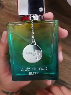 Club de Nuit Élite de ARMAF es un Eau de Parfum para hombre de 100 ml con un perfil fresco, verde, cítrico y amaderado. Una opción versátil para el día, oficina y clima cálido, con té verde, bergamota, vetiver, cedro y ámbar. #ClubDeNuitElite #ARMAF #PerfumeParaHombre #PerfumesArabes #FraganciasMasculinas 