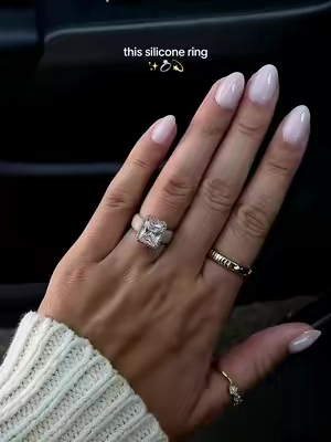 are you kidding me!! 😍 @Rinfit Rings #siliconerings #travelring #vacationring 