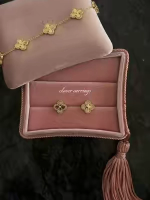 #pavoi #earrings #jewlery 