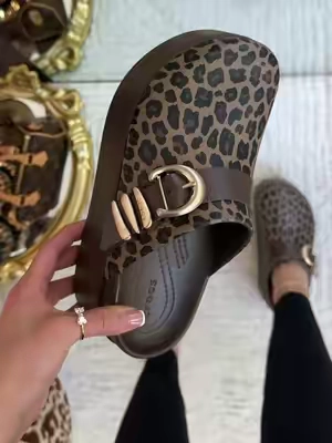 for the leopard print girls 🖤🐆✨ #crocs #crocsseptemberspotlight 