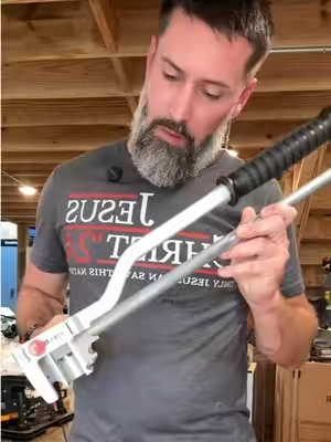 Metal tube bender  #hvacrepair #tubebending #tubebender #tiktokshopcreatorpicks 