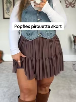 The cutest most flattering skirts ever @POPFLEX Active #popflex #skort #plussizefashion #falloutfits #miniskirt 