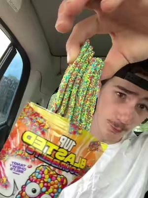1 up is my favorite candy #fazerug #candy #sour 