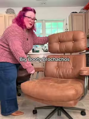 My Papaw had an oversized office chair like this. Very distinguished. And this one has a 350 lbs weight limit. #plussizechair #bigandtall #officechair #sohochic #tiktokshopstockup 