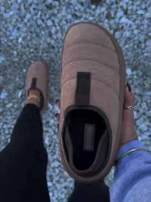 @Crocs #crocs #crocsshoes #fallshoes #tiktokshopstockup #slippers 