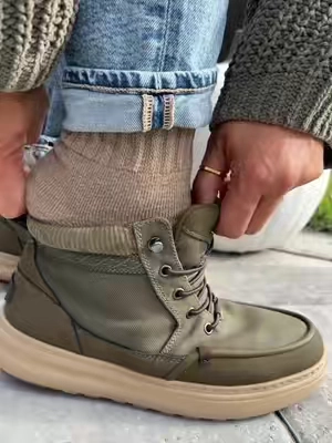 these are SO fall 🍂 @HeyDude #heydude #heydudenewarrivals #heydudenewarrivalscampaign #womenboots #fallshoes 