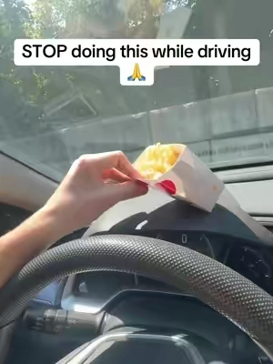 #car #eating #food #tiktokmademebuyit #caraccessories 