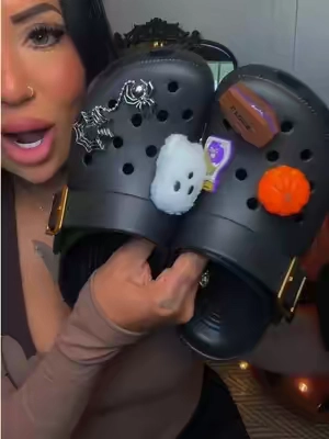 Crocs Halloween Jibbitz are the easiest spooky season upgrade 👻🎃 #Crocs #CrocsJibbitz #HalloweenJibbitz #SpookyCrocs #HalloweenAccessories 