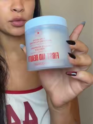 Only thing making my makeup come out flawless everytime @First Aid Beauty #flawlessmakeup #cakeymakeup 