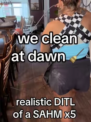 Where my fellow SAHM’s at?  WE CLEAN AT DAWN 🧹  #ditl #sahm #clean #real #bluecollar 