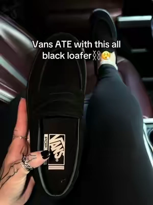 All black is back!⛓️🖤 @vans skate loafers for women 