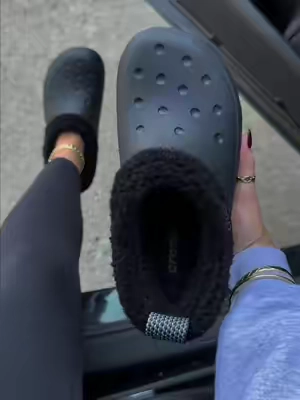 @Crocs #crocs #crocsshoes #tiktokshopstockup #crocsspotlightday #fallshoes 
